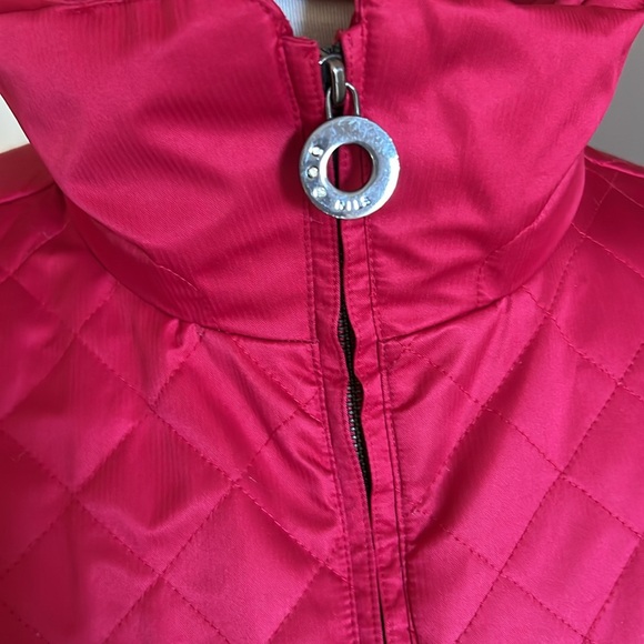 VGUC down women’s ski coat. Red quilted. So warm! - Picture 7 of 10